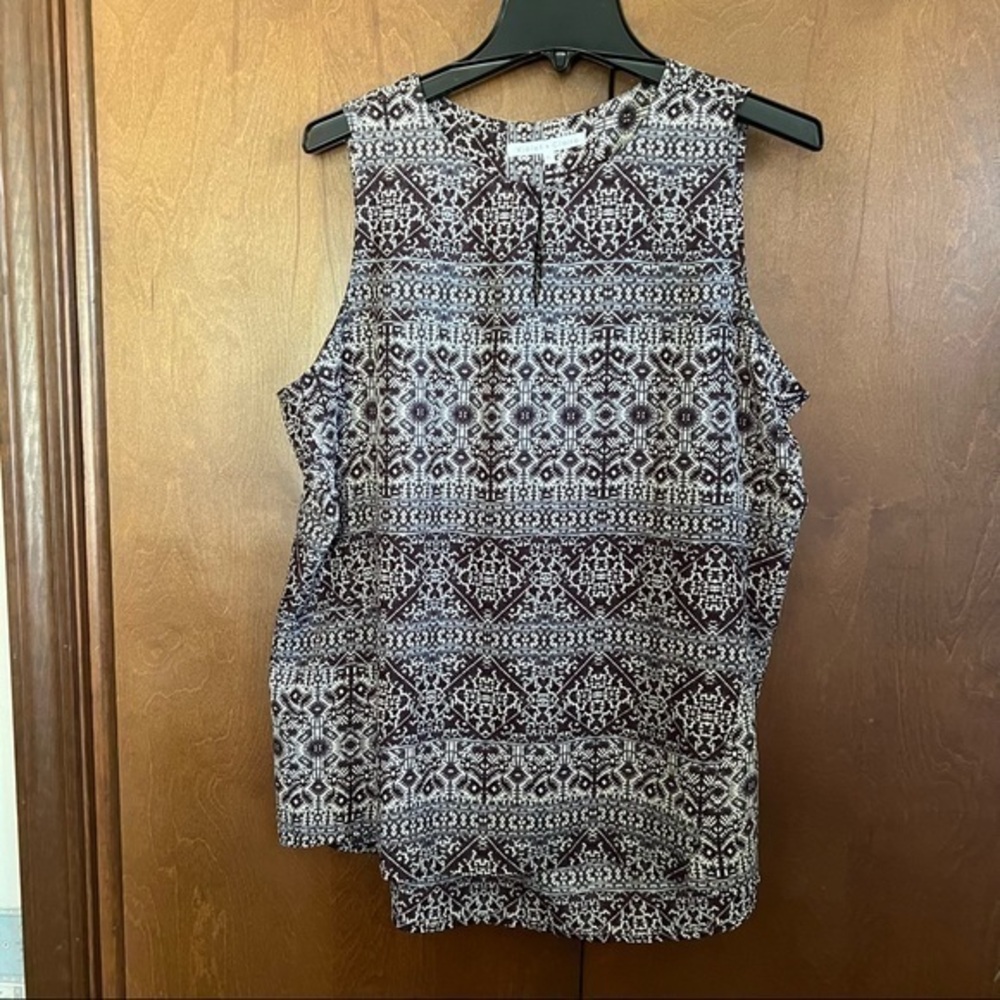 Violet & Claire Sleeveless Tunic XL Keyhole Neckline Black, Merlot & Cream